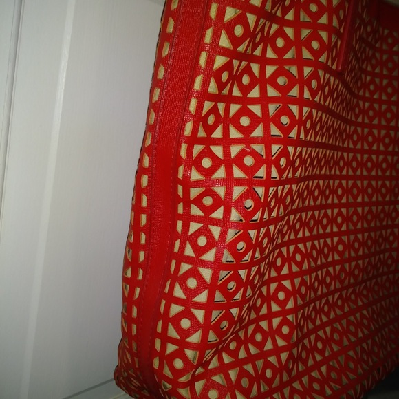 Banana Republic Eyelet Orange Tote Leather - Picture 7 of 8